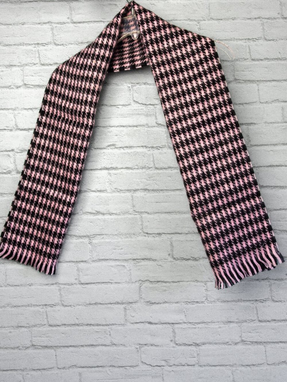Vintage Pink & Black Houndstooth Scarf – 100% Wool by Richi, Made in England